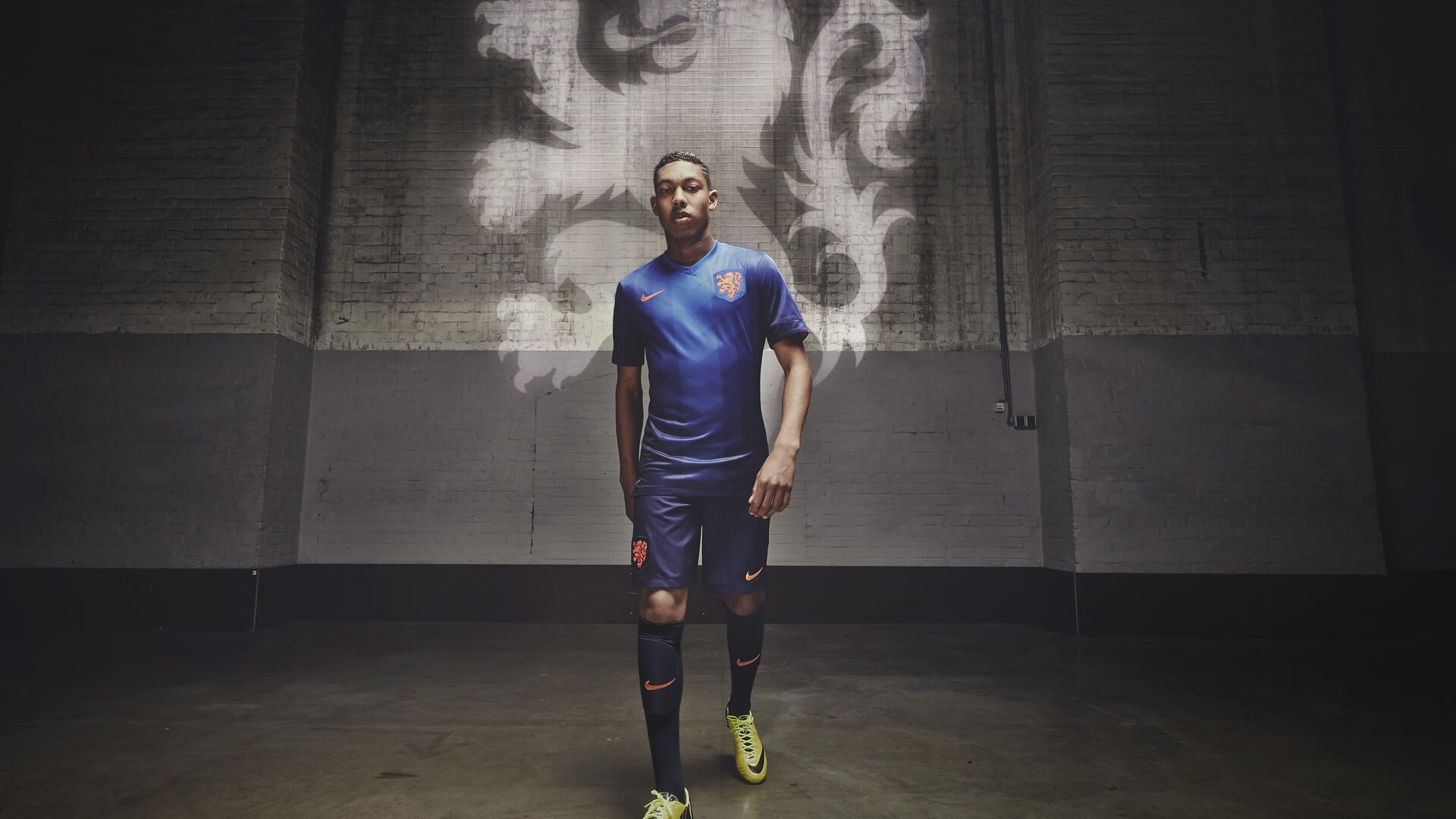 中国足球解说风格变化趋势与观众接受度评估，中国的足球解说